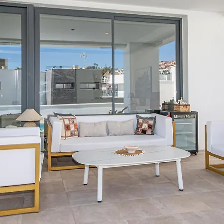 Rubi, 28 Hotel Manilva