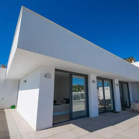 Rubi, 28 Hotel Manilva